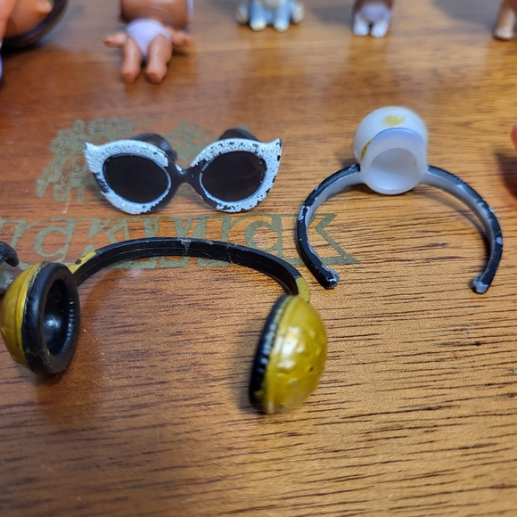 Lot of LOL Surprise Dolls and Pets and Accesories - Picture 7 of 16